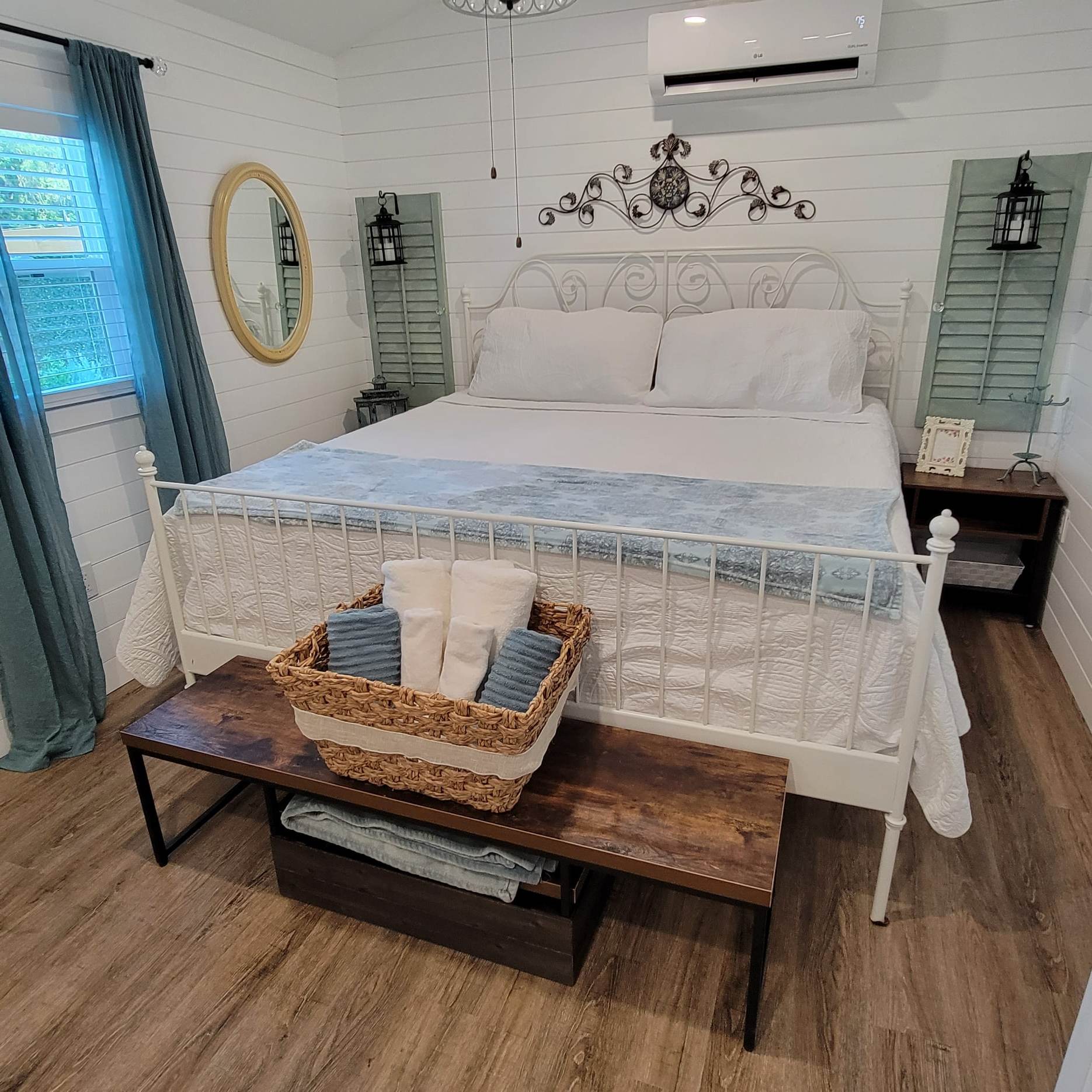 King Bedroom Short Term Rental Airbnb Vrbo The Villages Florida